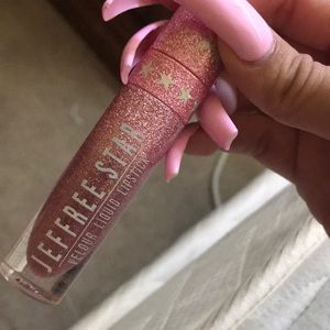 Liquid lipstick